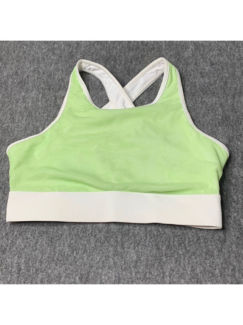❤️❤️Fabletics Sports Bra Size medium